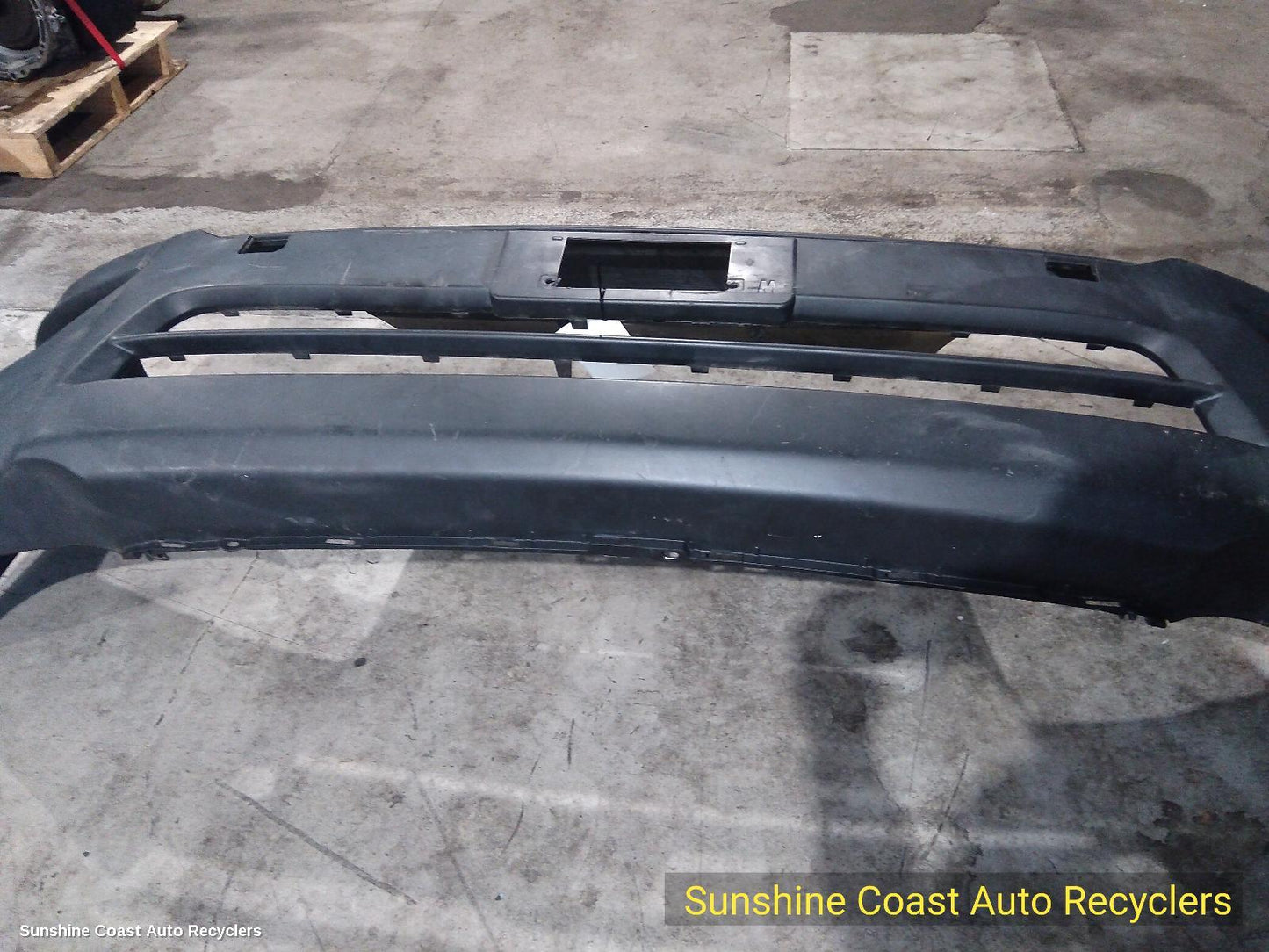 2011 Toyota Hiace Front Bumper