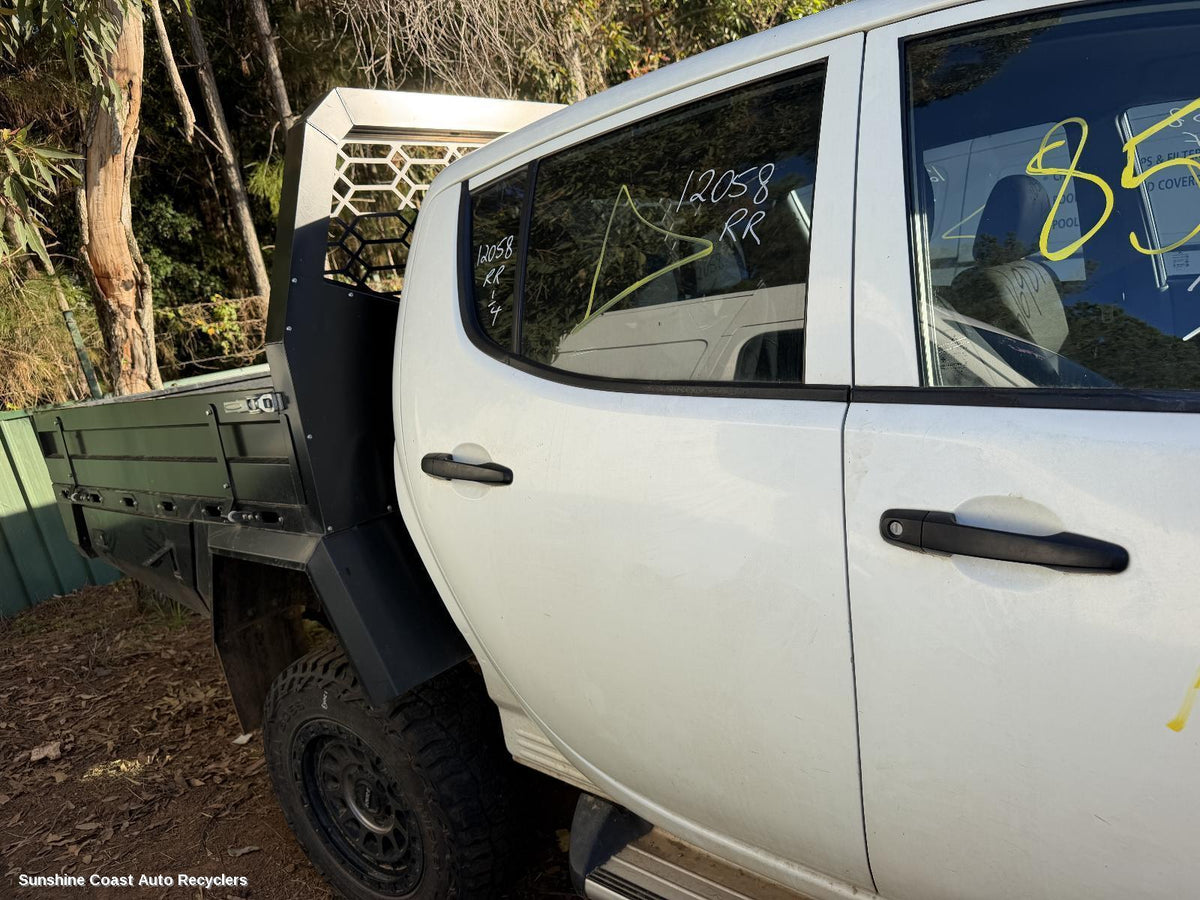 2009-2015 Mitsubishi Triton Right Rear Door Sliding