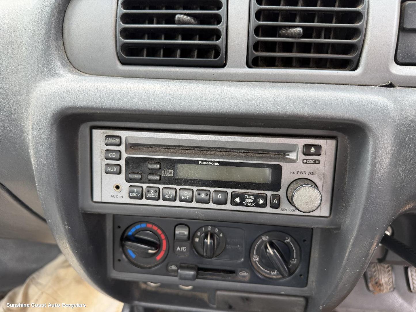 2002-2006 Ford Courier Radio Cd Dvd Sat Tv