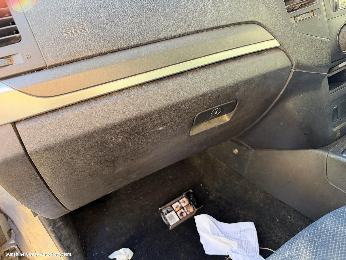 2006-2014 Mitsubishi Pajero Glove Box