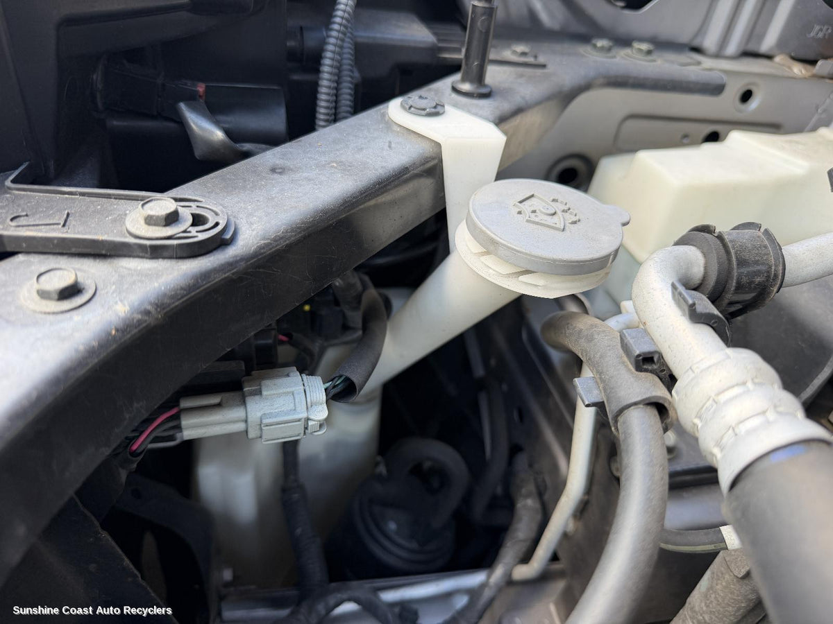 2007-2013 Nissan Xtrail Washer Bottle
