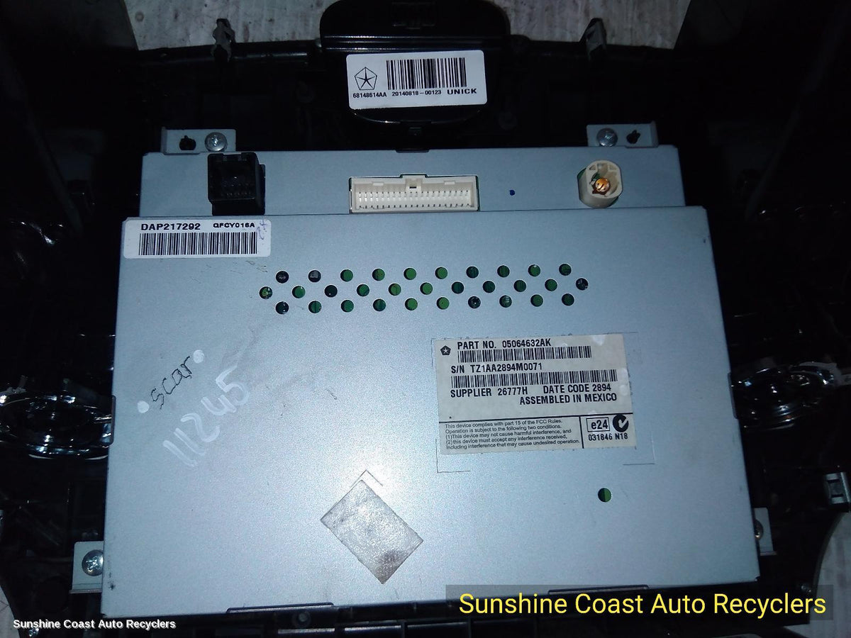 2011-2014 Chrysler 300c Radio Cd Dvd Sat Tv