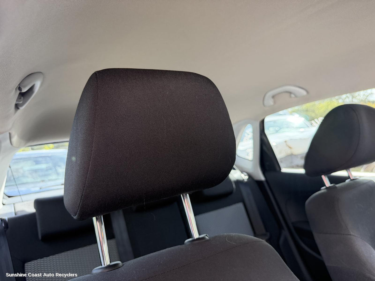 2010-2014 Volkswagen Polo Headrest