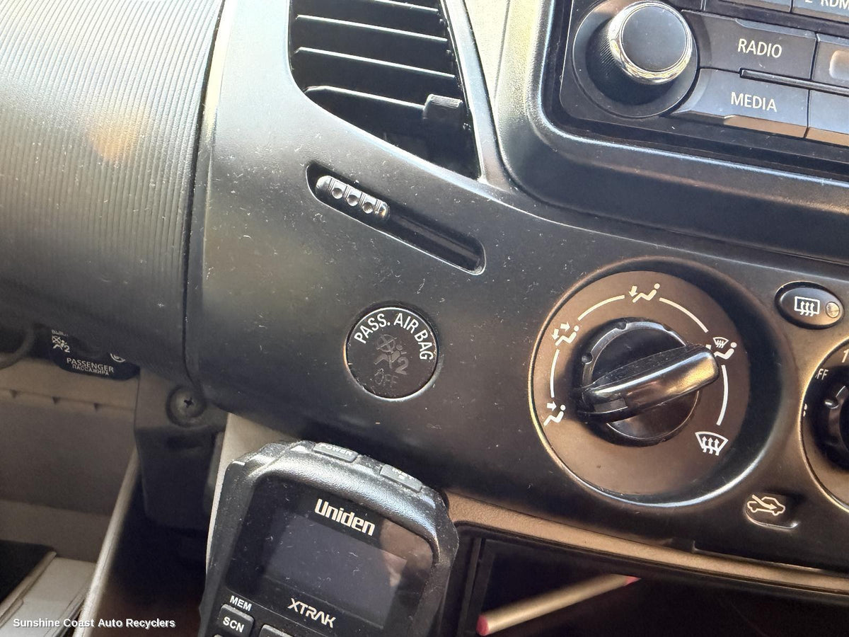 2009-2015 Mitsubishi Triton Misc Switch Relay