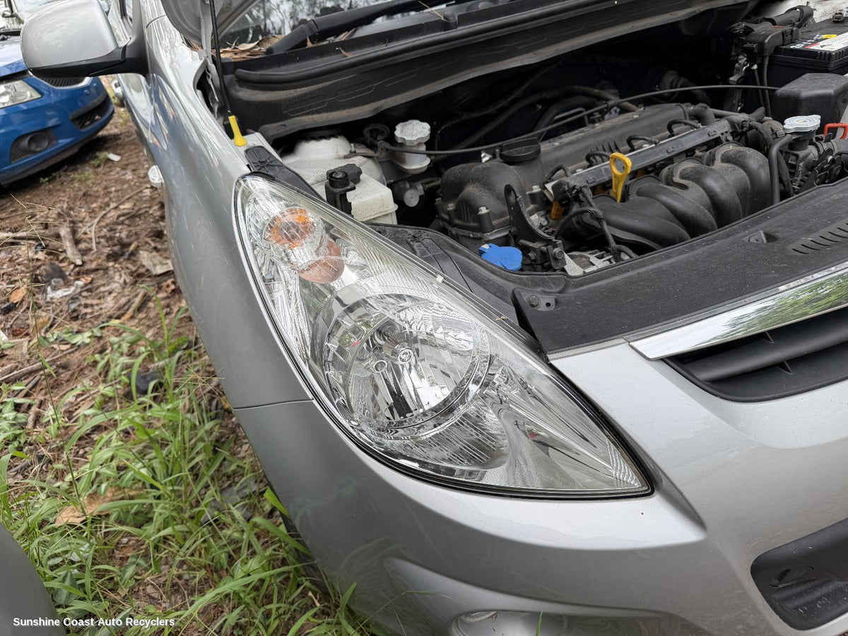 2010-2012 Hyundai I20 Right Headlamp