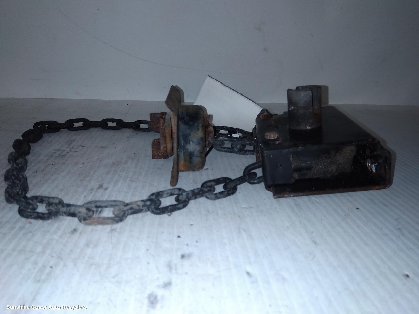 2005-2015 Nissan Navara Spare Wheel Winch