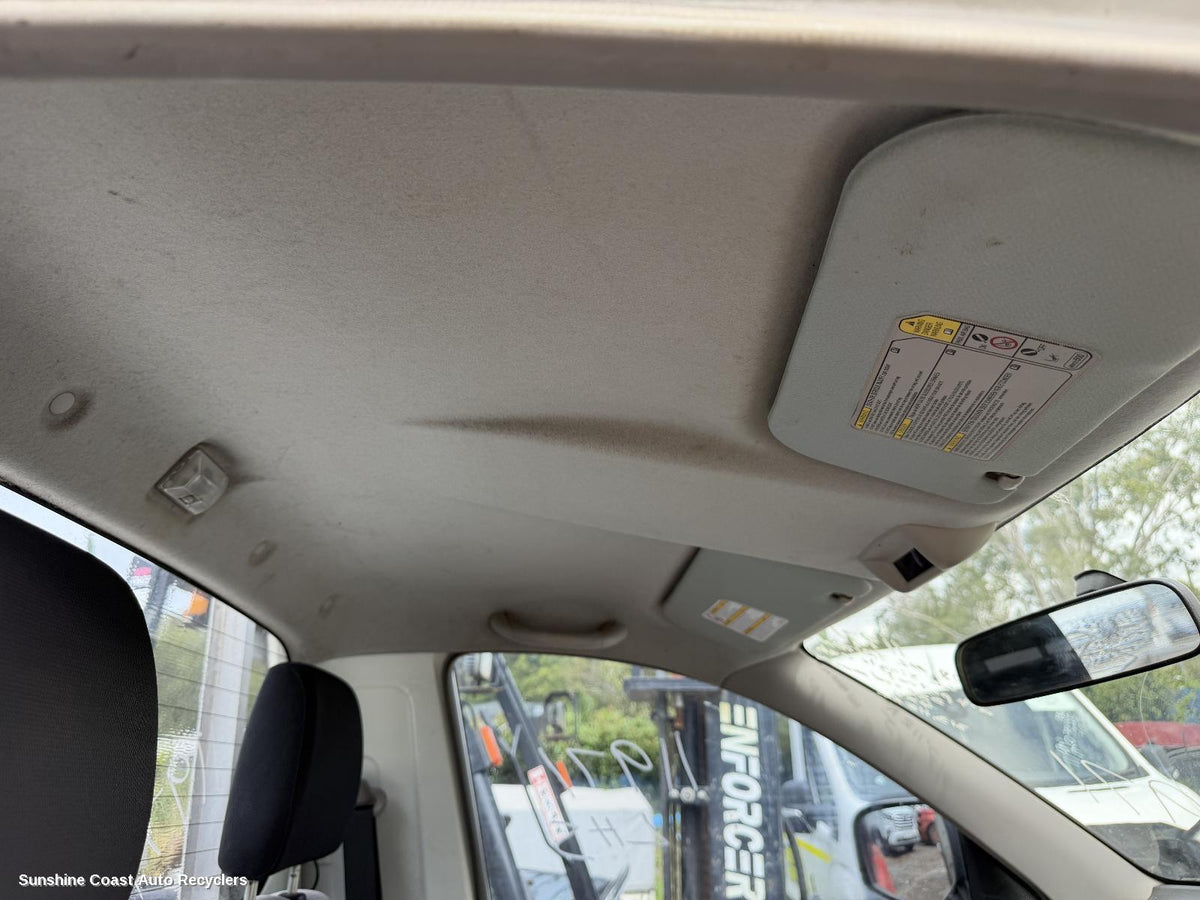 2006-2009 Mitsubishi Triton Hoodlining