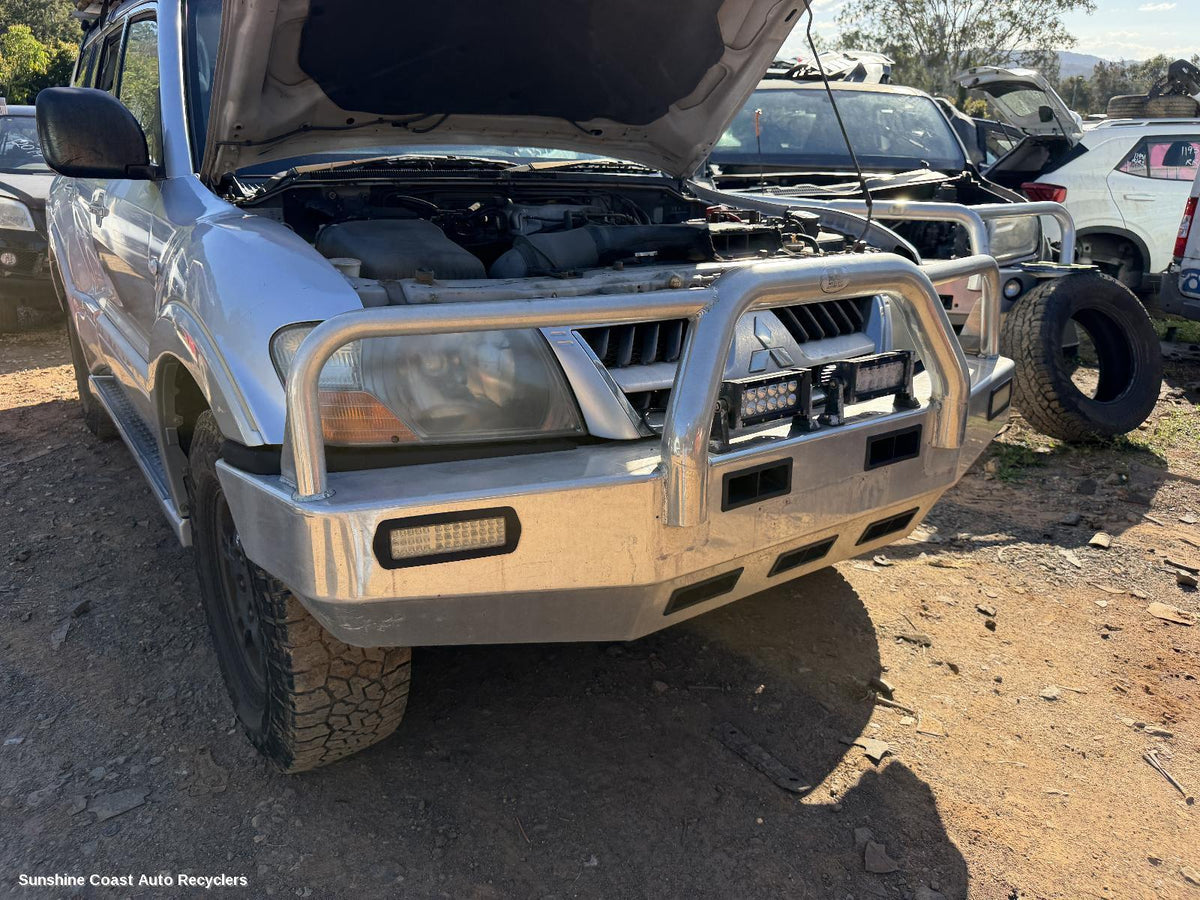2000-2006 Mitsubishi Pajero Front Bumper