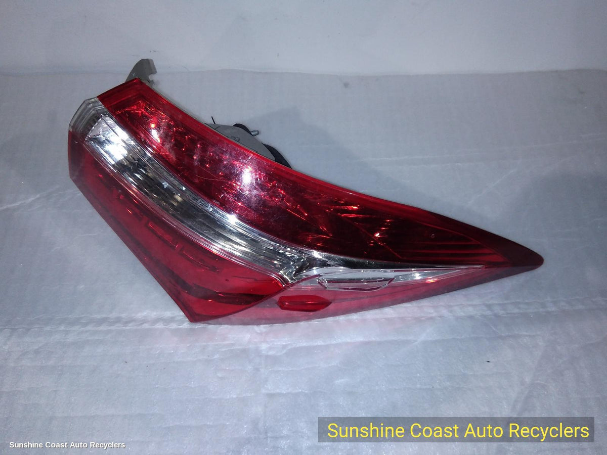 2013-2016 Toyota Corolla Right Taillight