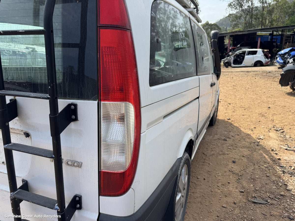 2004-2015 Mercedes Vito Right Taillight