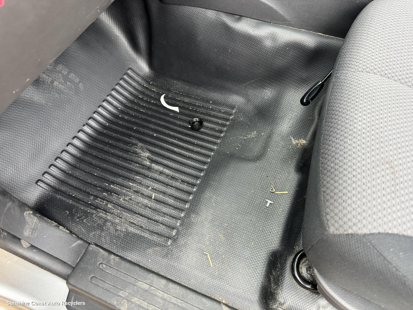 2016 Mitsubishi Triton Carpet