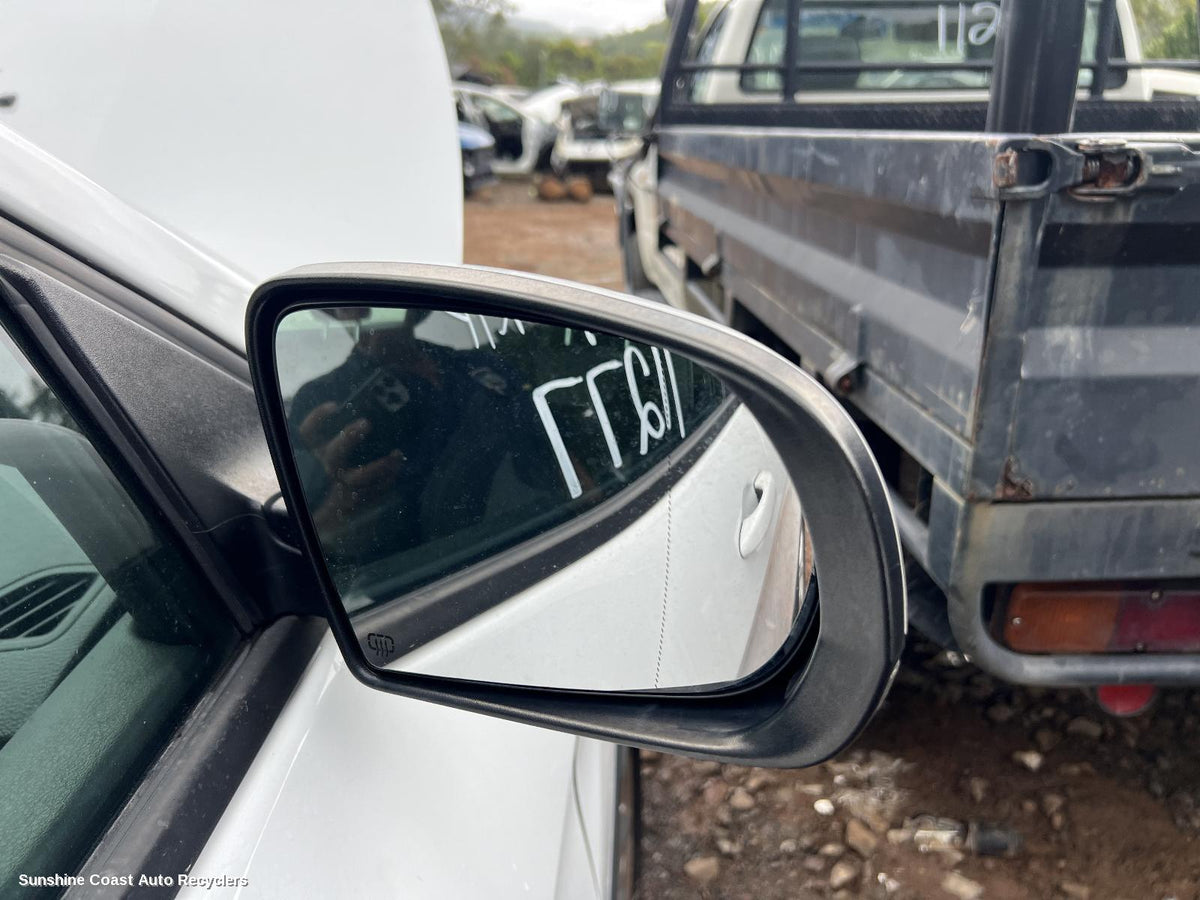 2014-2018 Jeep Cherokee Right Door Mirror