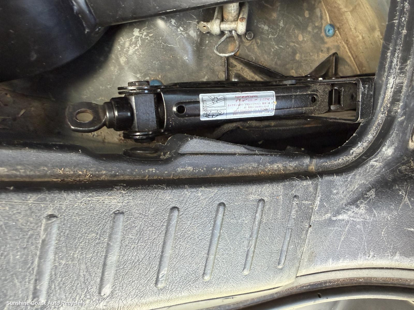 2004-2010 Hyundai Tucson Jack
