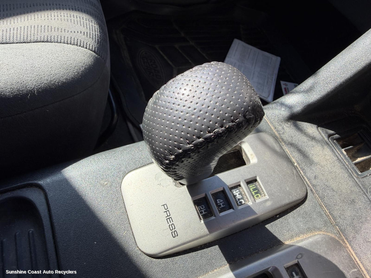 2000-2006 Mitsubishi Pajero Gear Stick Shifter