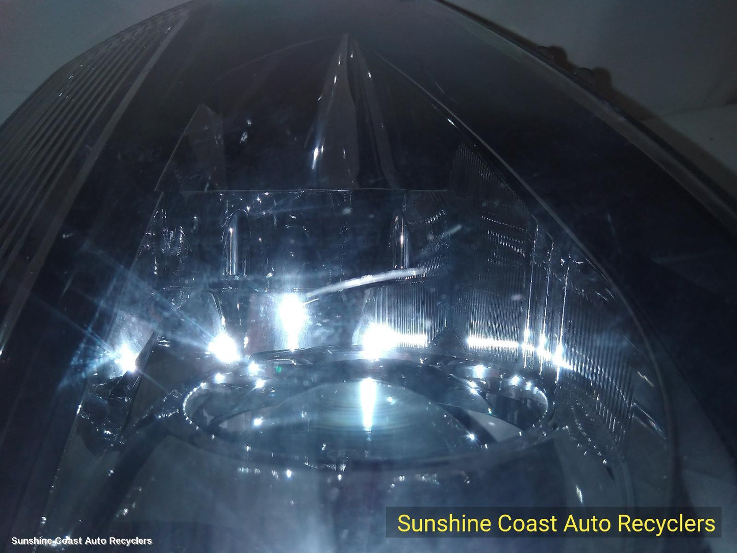 2015 Isuzu Mu-x Right Headlamp