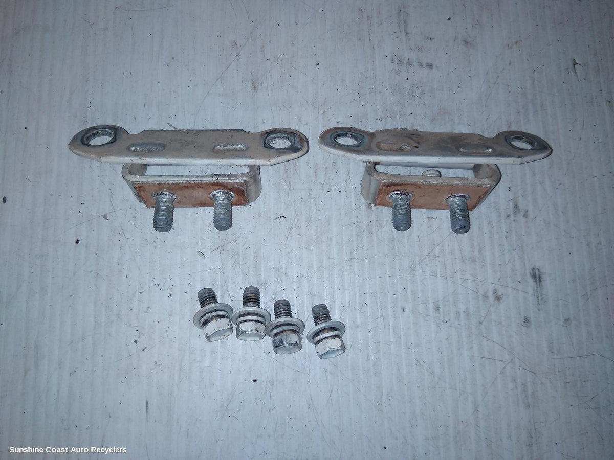 1998-2007 Toyota Landcruiser Bootlid Tgate Hinge