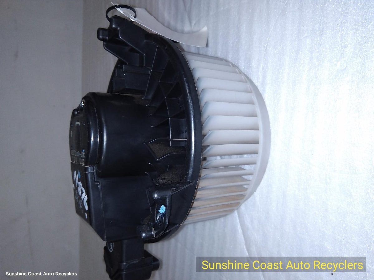 2013-2019 Toyota Corolla Heater Fan Motor