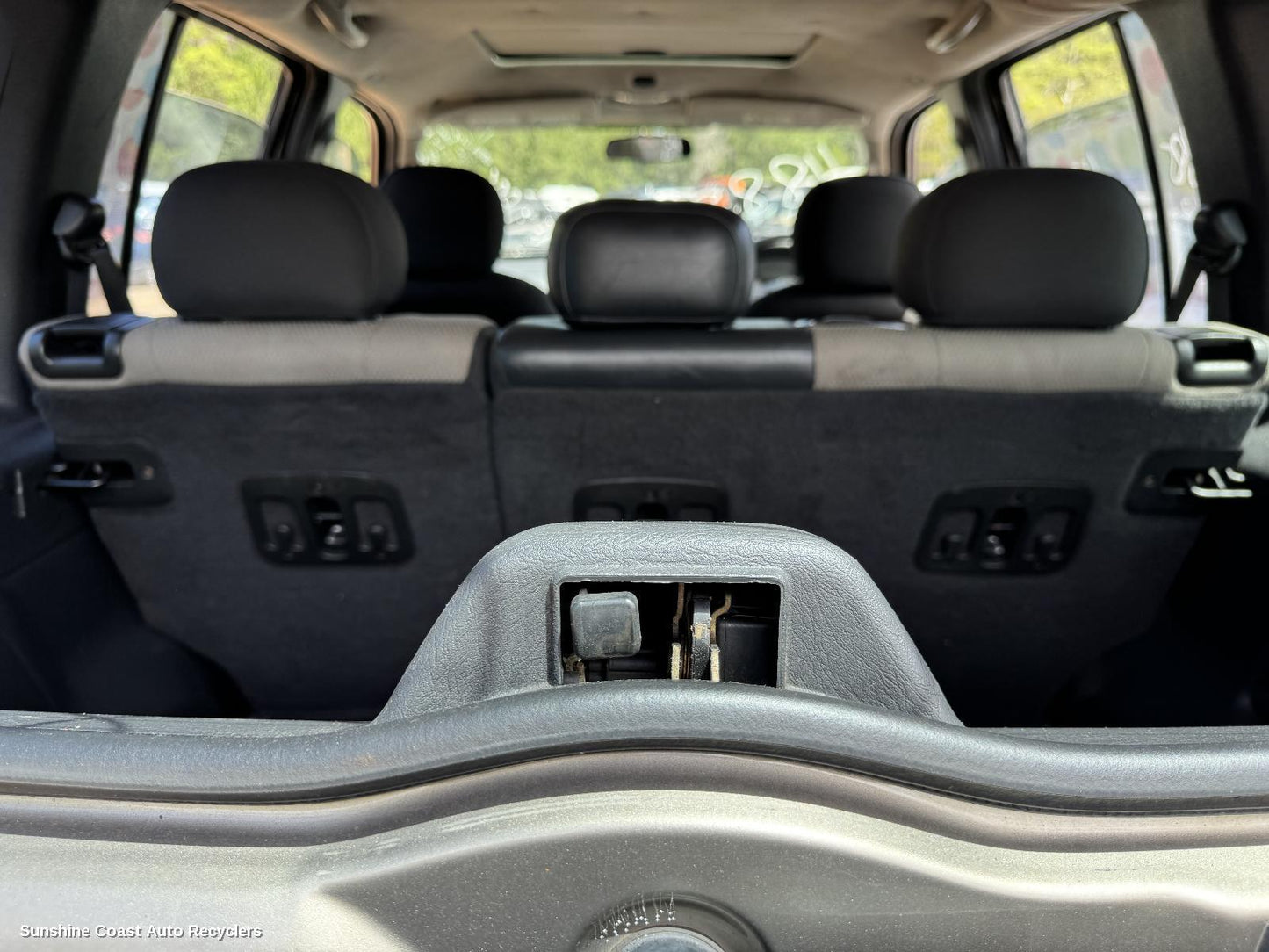 2004 Jeep Cherokee Door Boot Gate Lock