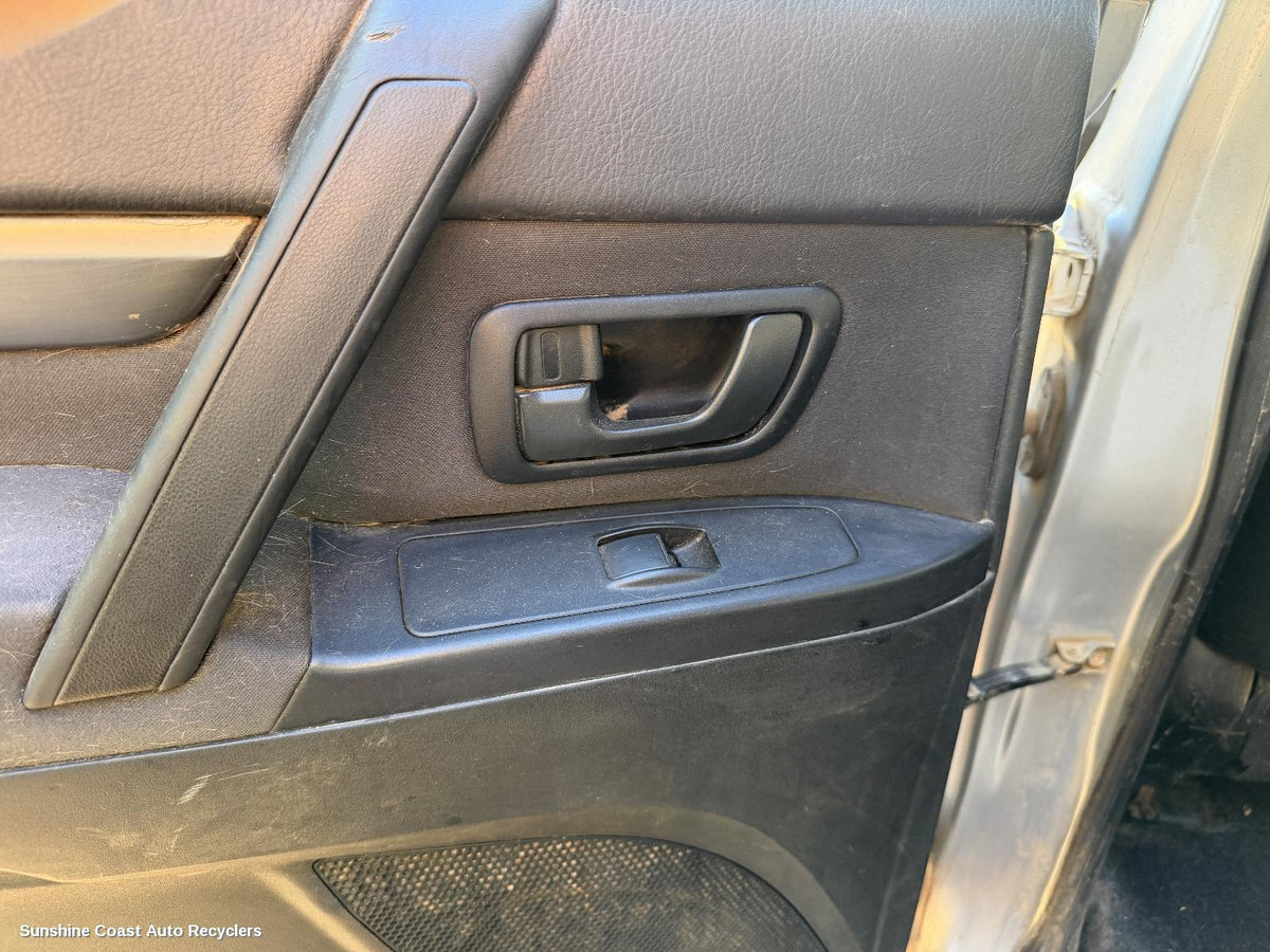 2006-2021 Mitsubishi Pajero Pwr Dr Wind Switch