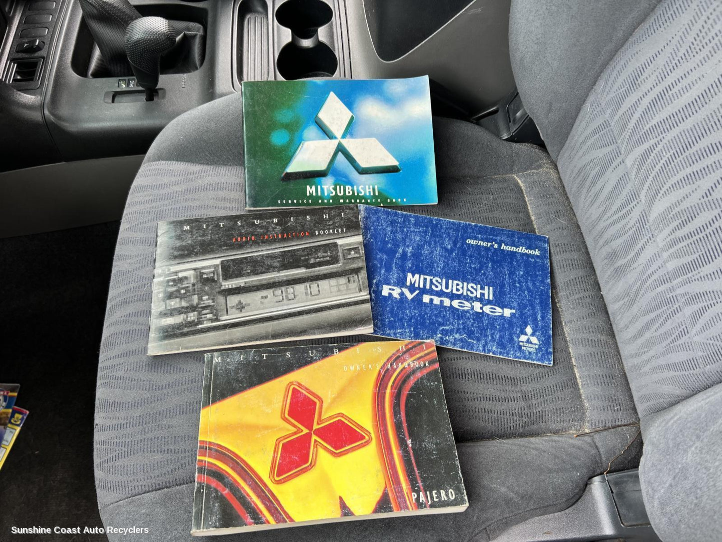 2003 Mitsubishi Pajero Owners Handbook