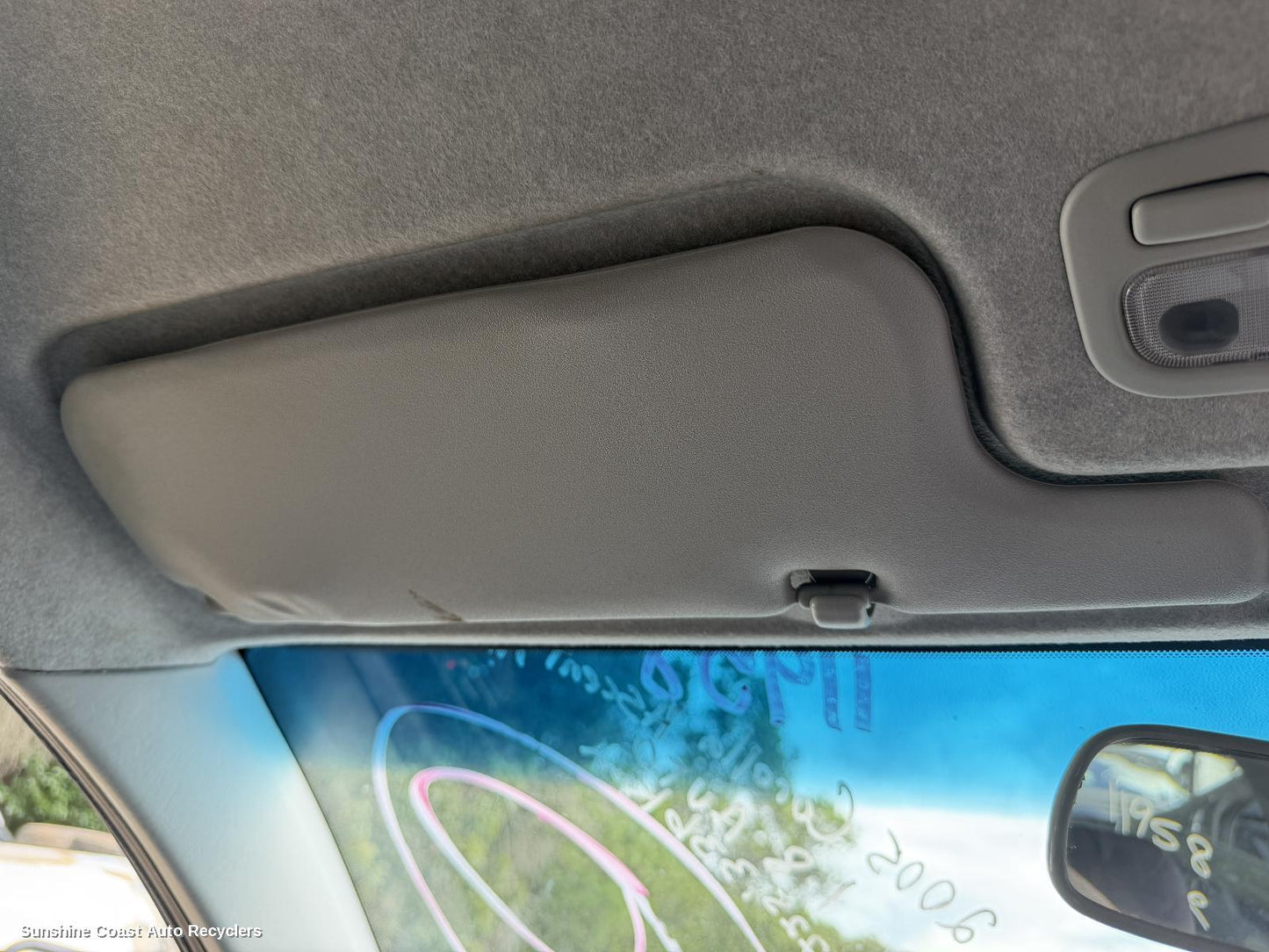 2001-2007 Toyota Corolla Sunvisor