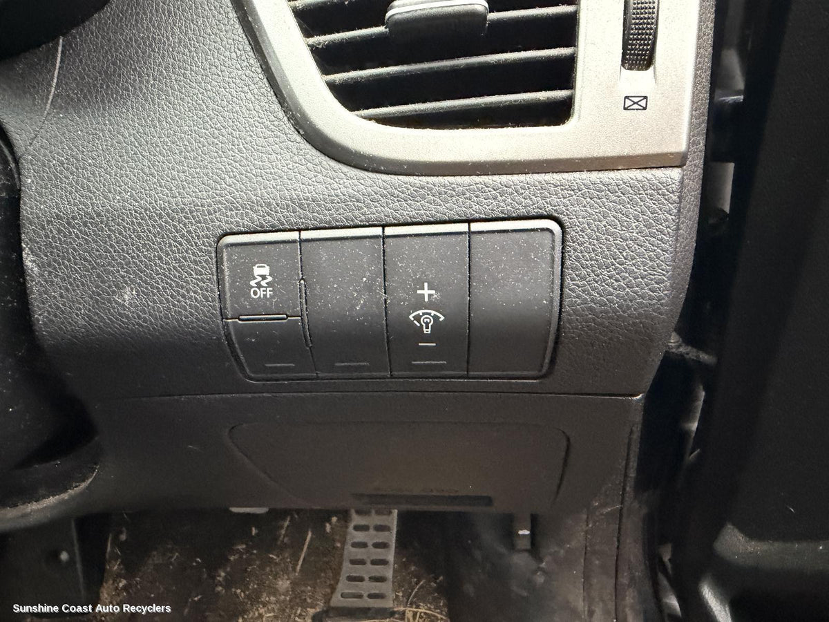 2012-2017 Hyundai I30 Misc Switch Relay
