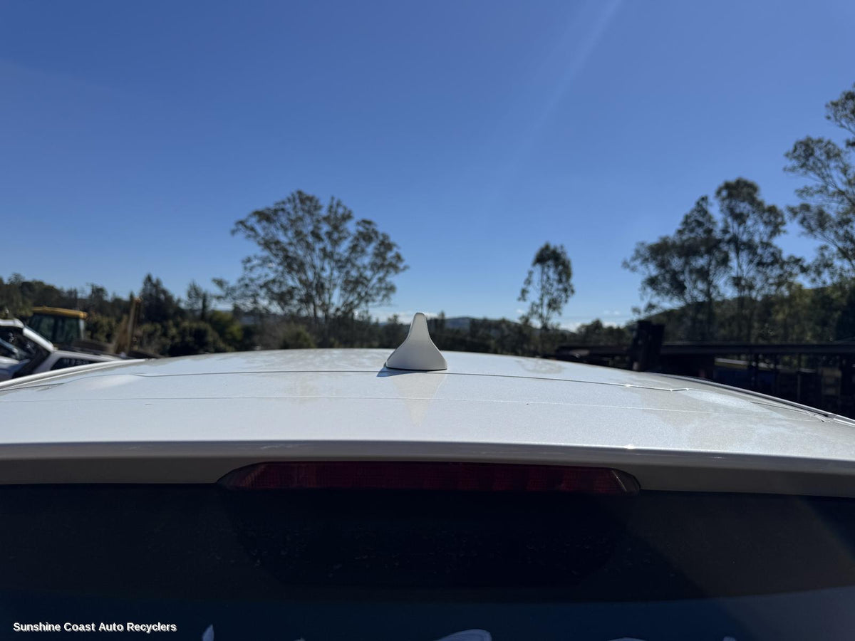 2015-2026 Mazda Cx3 High Level Stoplight