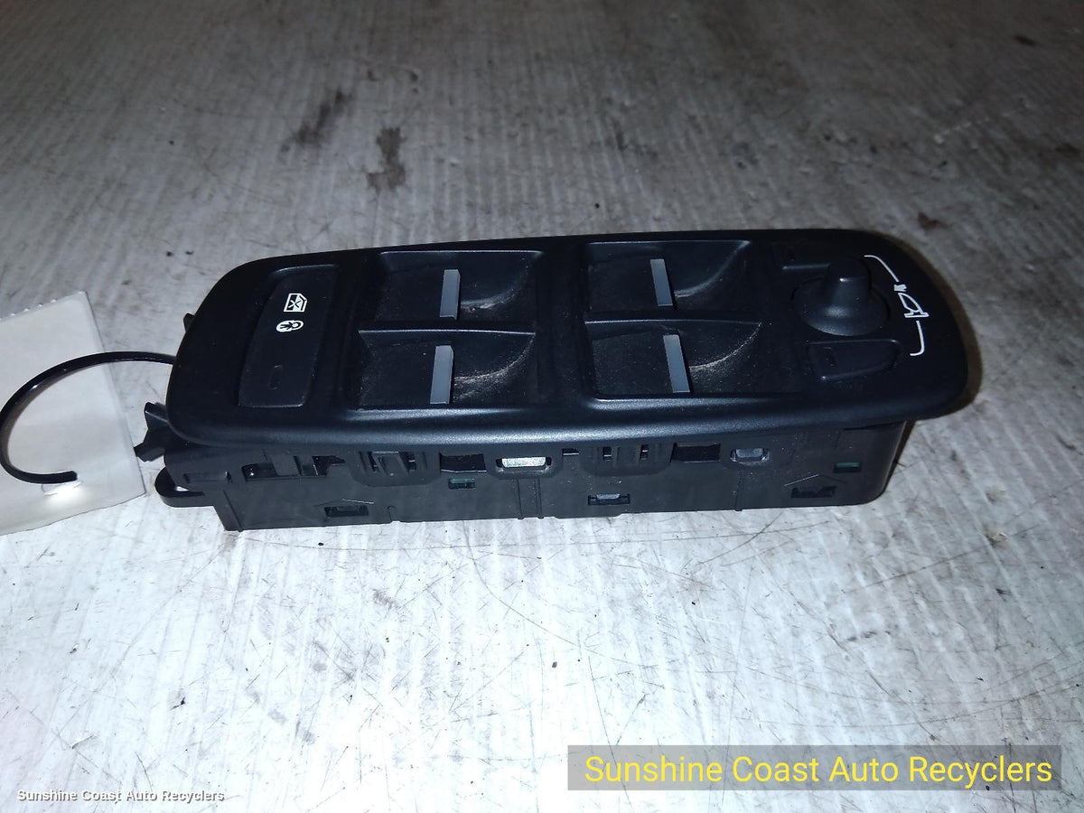 2015-2022 Jaguar Xe Pwr Dr Wind Switch