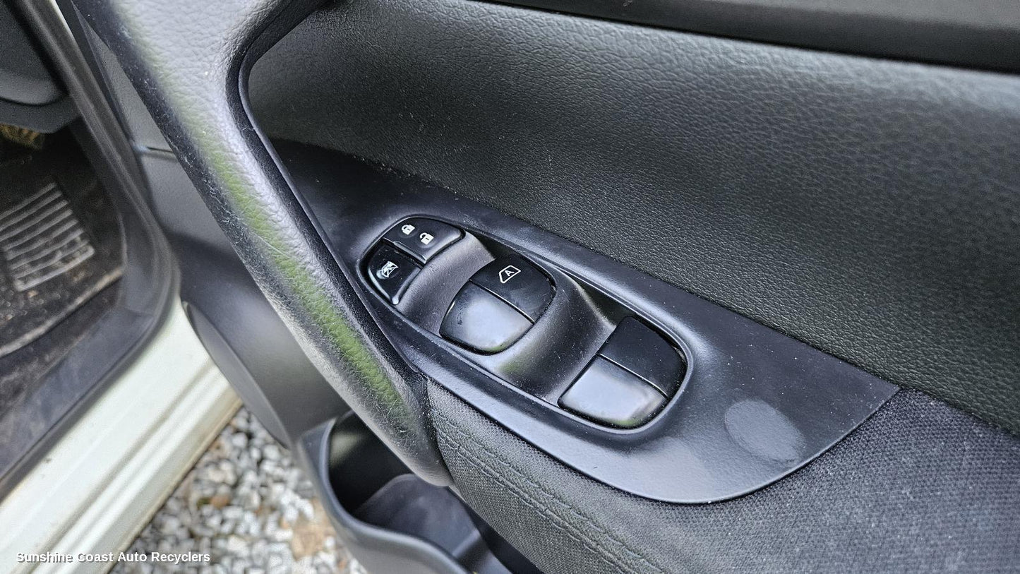 2013-2017 Nissan Qashqai Pwr Dr Wind Switch