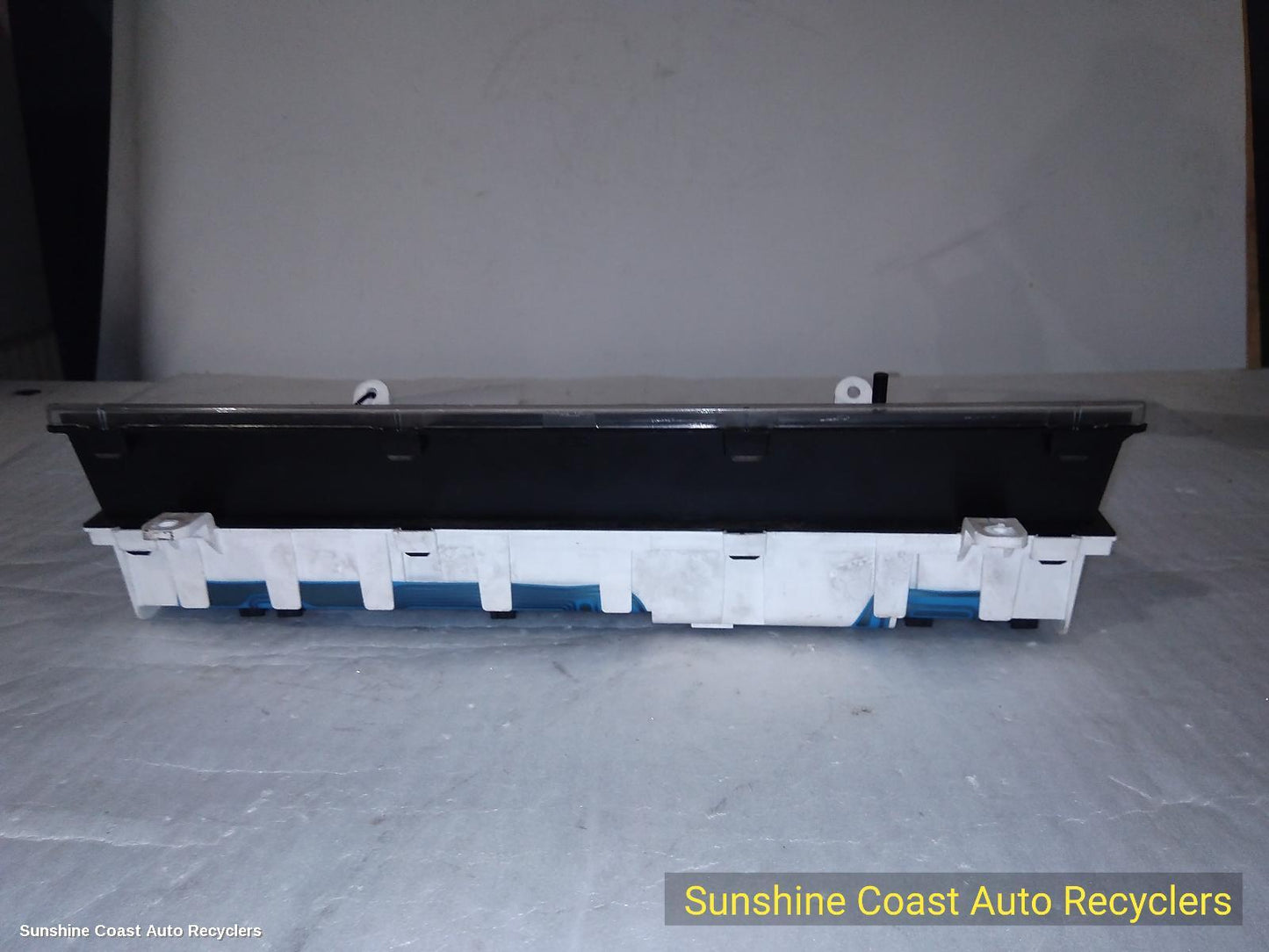 1997-2005 Toyota Hilux Instrument Cluster