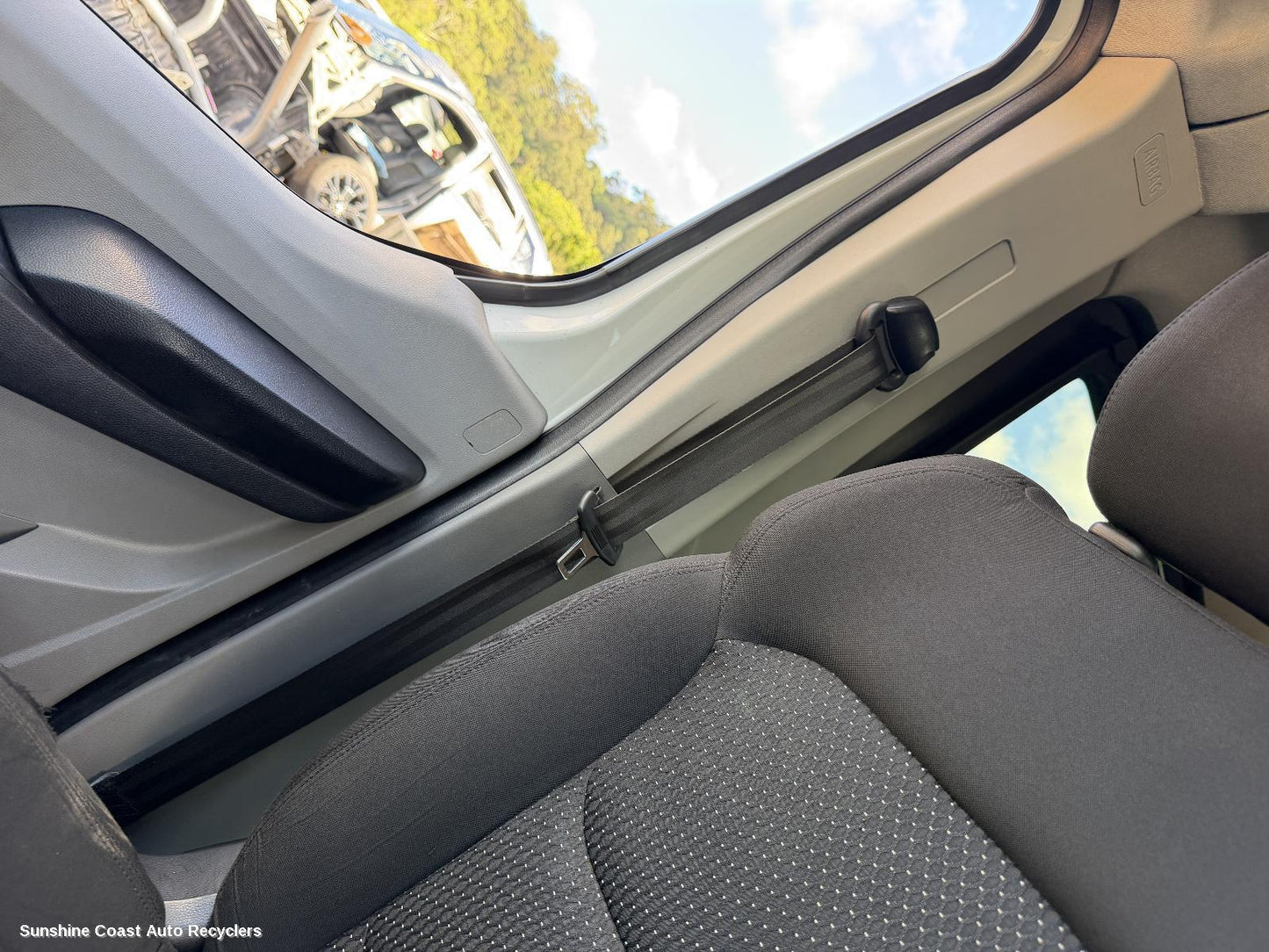 2020-2026 Ldv Deliver 9 Seatbelt Stalk