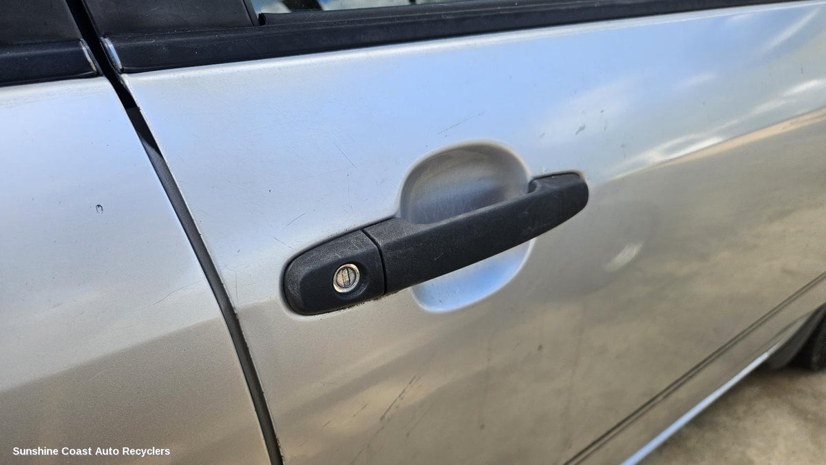 2001-2007 Toyota Corolla Door Handle