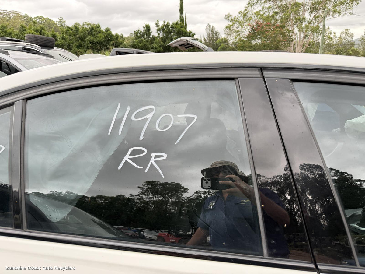 2011-2019 Bmw 3 Series Right Rear Door Window