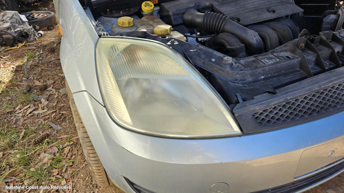 2004-2005 Ford Fiesta Right Headlamp