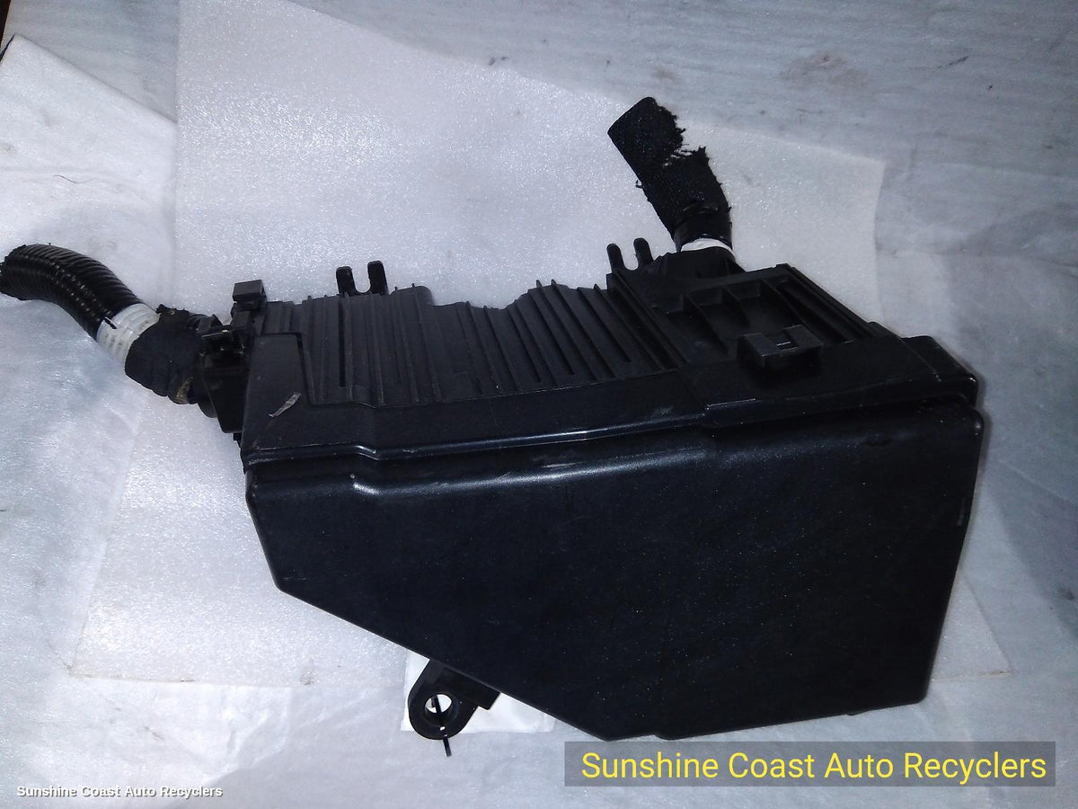 2021-2026 Mitsubishi Outlander Fuse Box