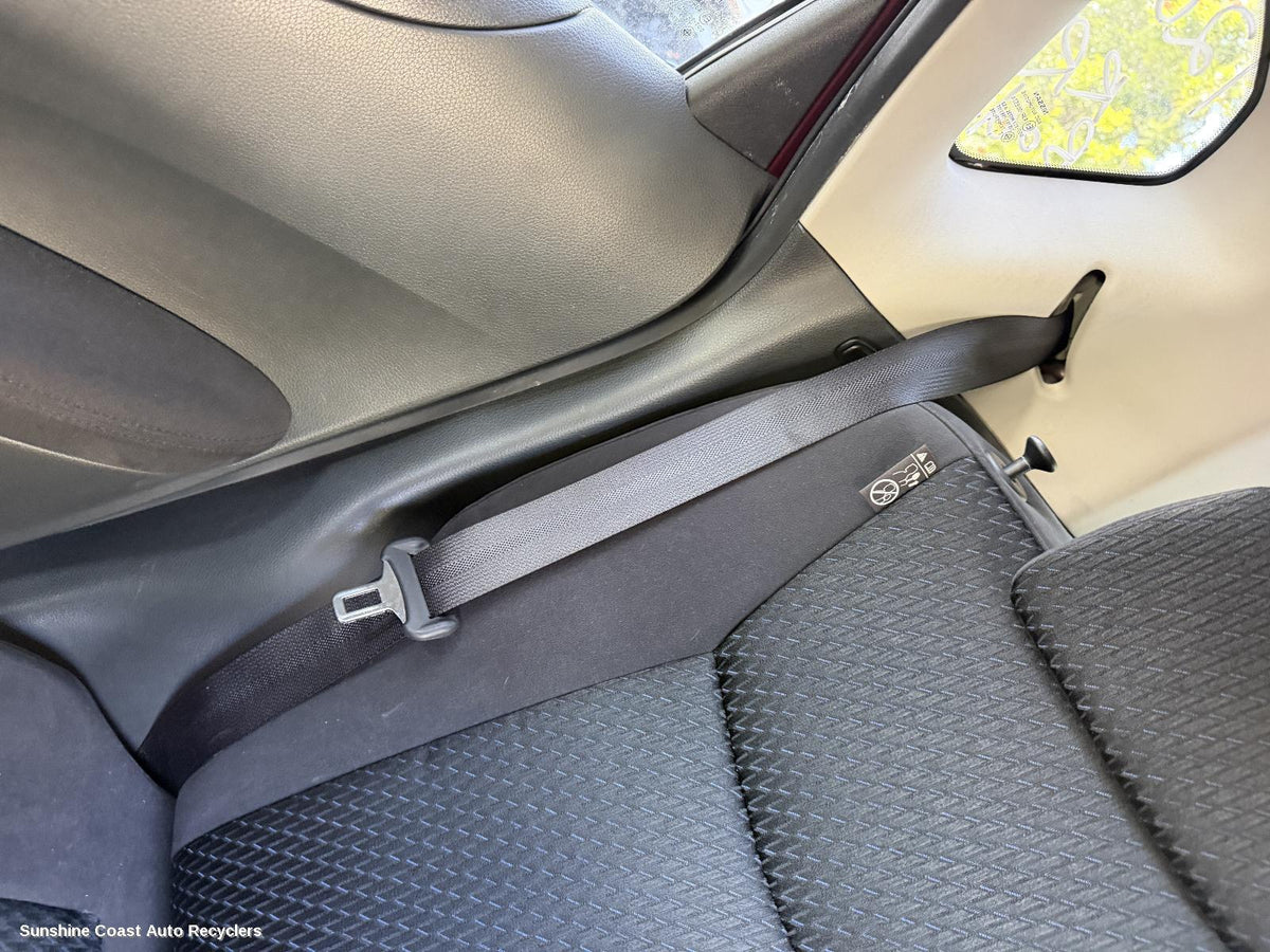 2013-2016 Nissan Pulsar Seatbelt Stalk