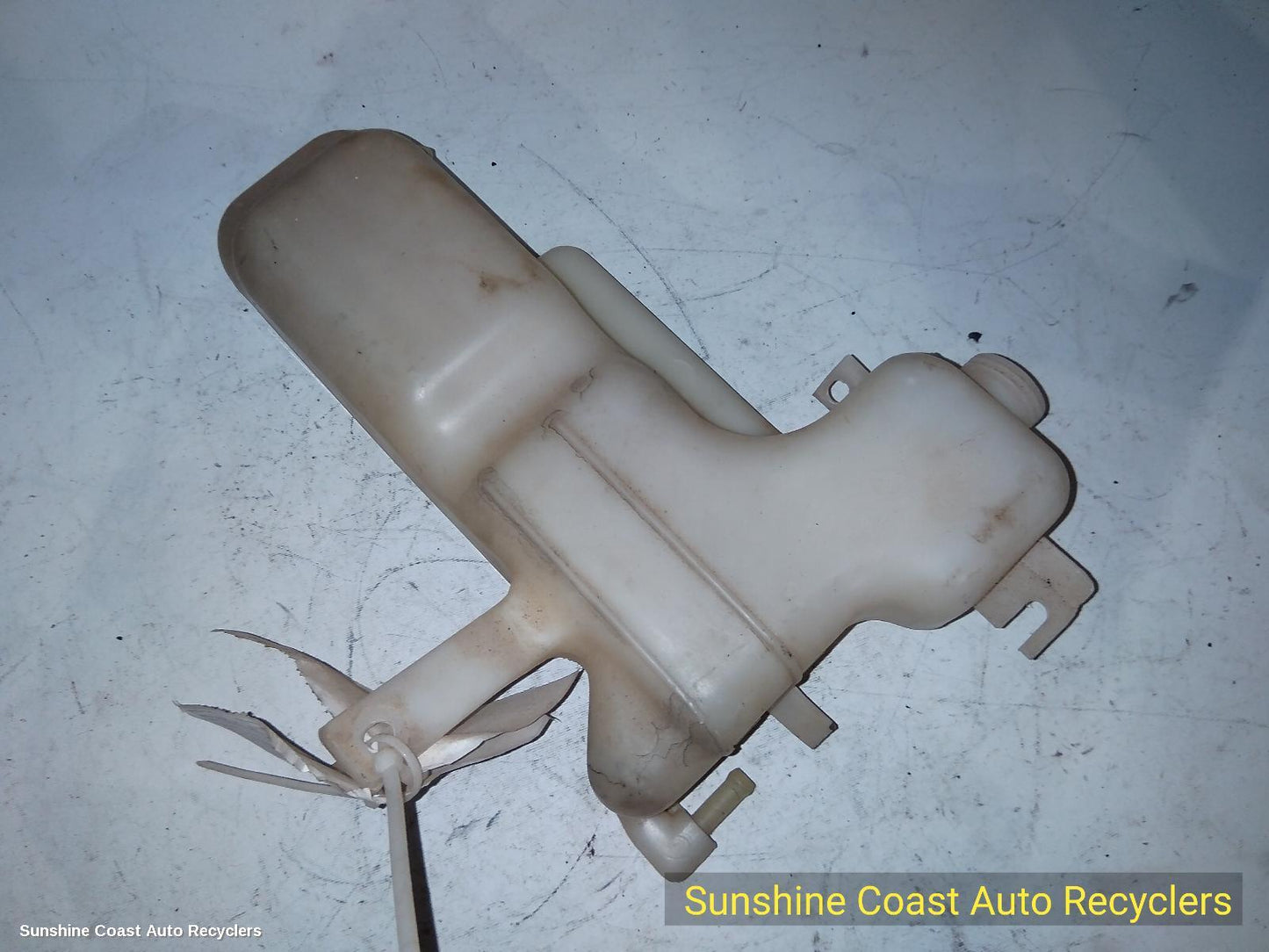 2010 Nissan Patrol Overflow Bottle