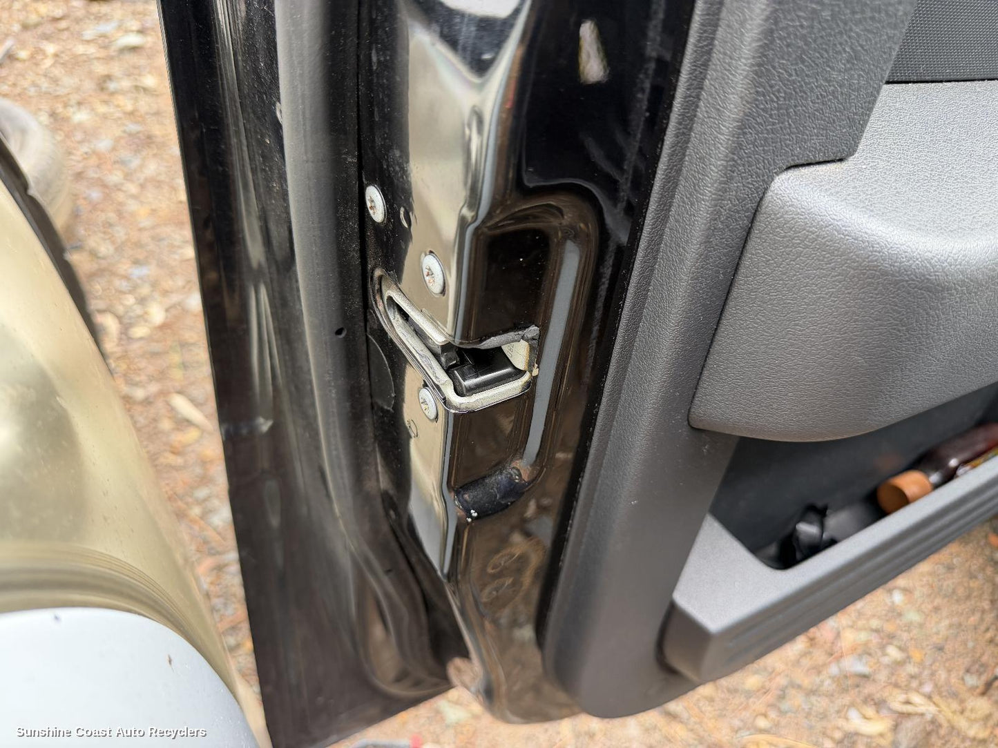 2007-2011 Dodge Nitro Door Boot Gate Lock