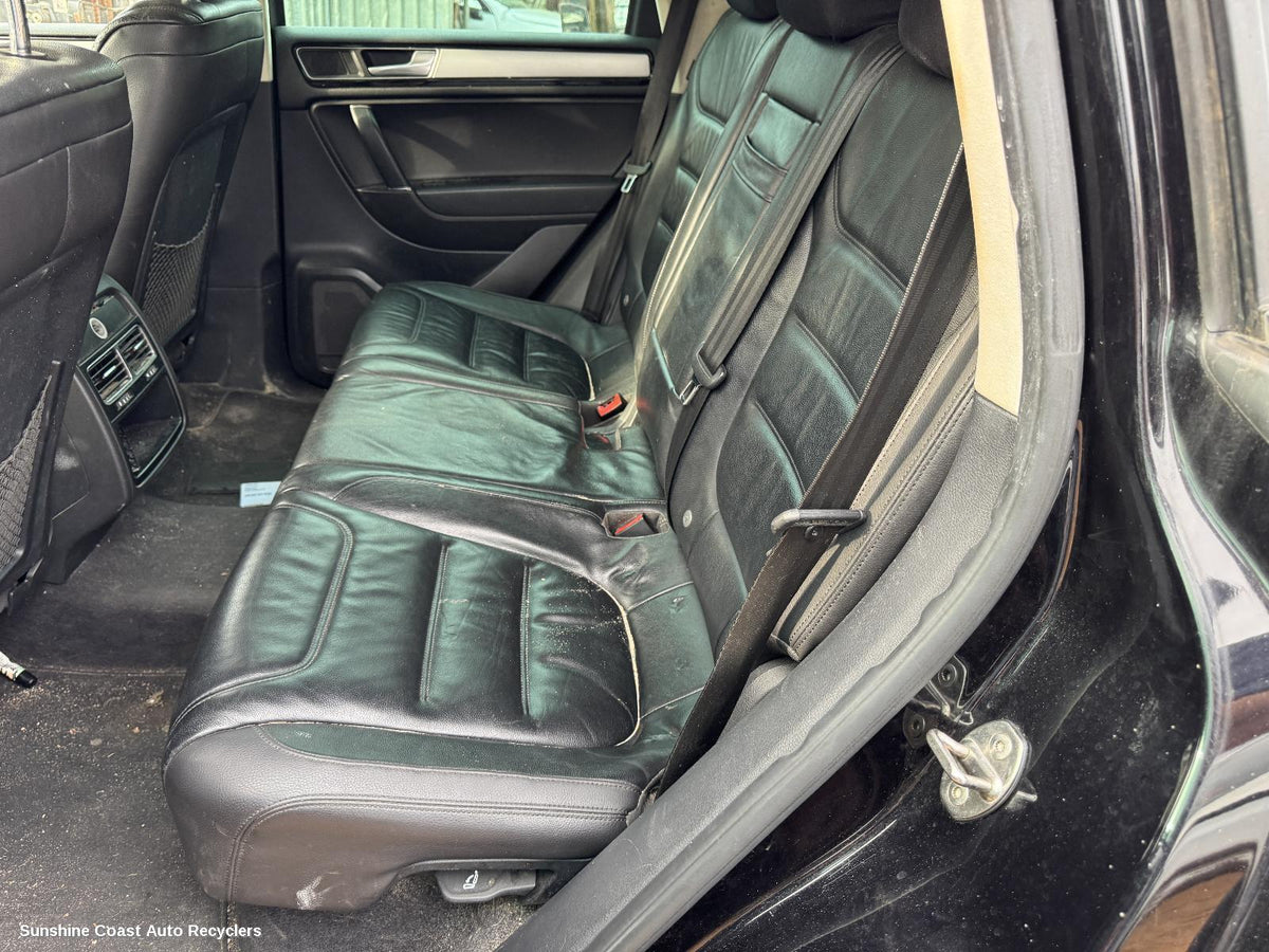 2010-2018 Volkswagen Touareg 2nd Seat  Rear Seat