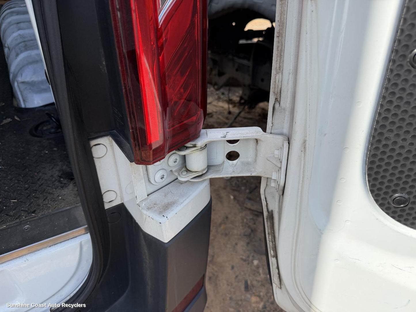 2020-2026 Ldv Deliver 9 Bootlid Tgate Hinge