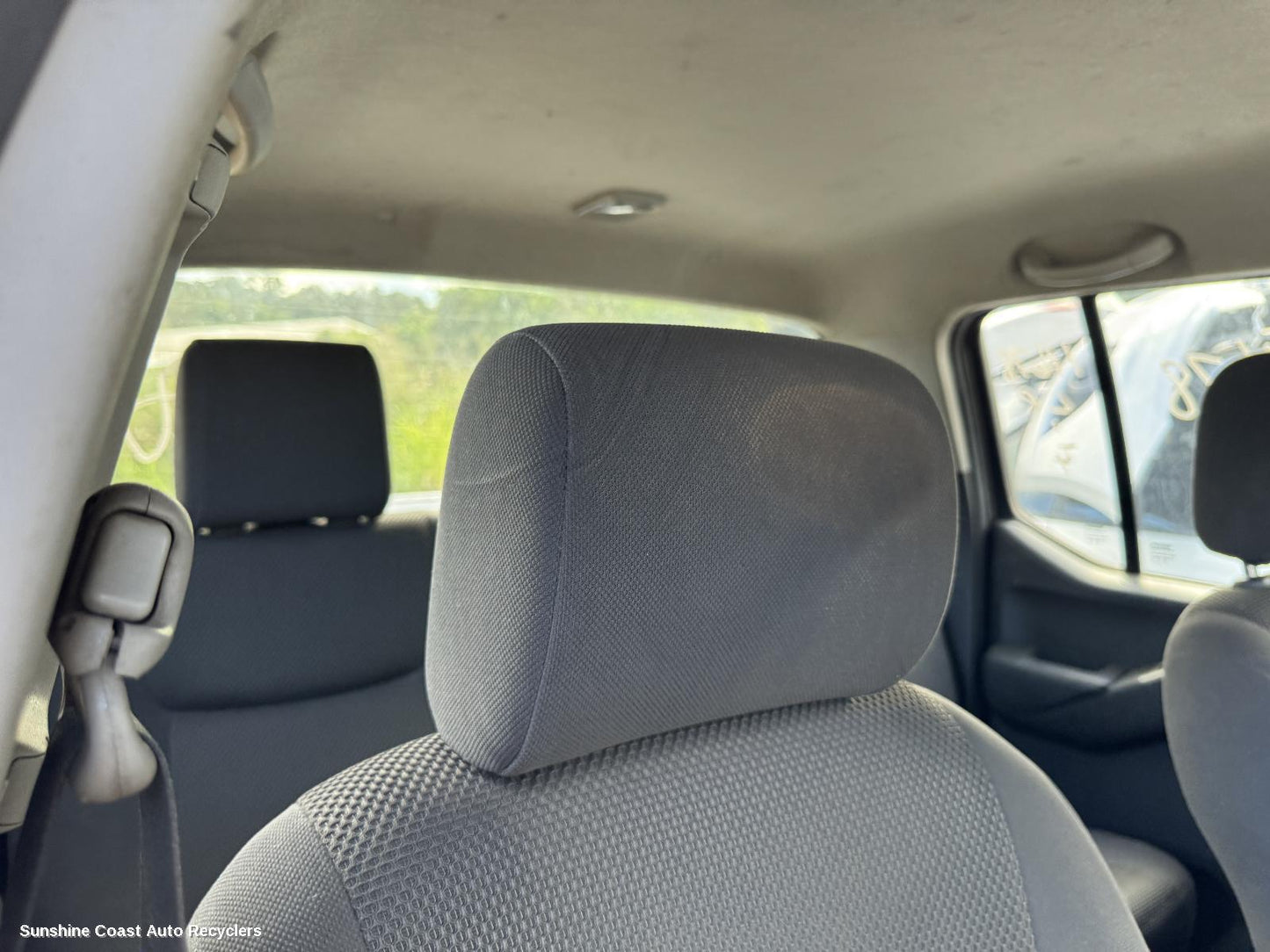 2010 Nissan Navara Headrest