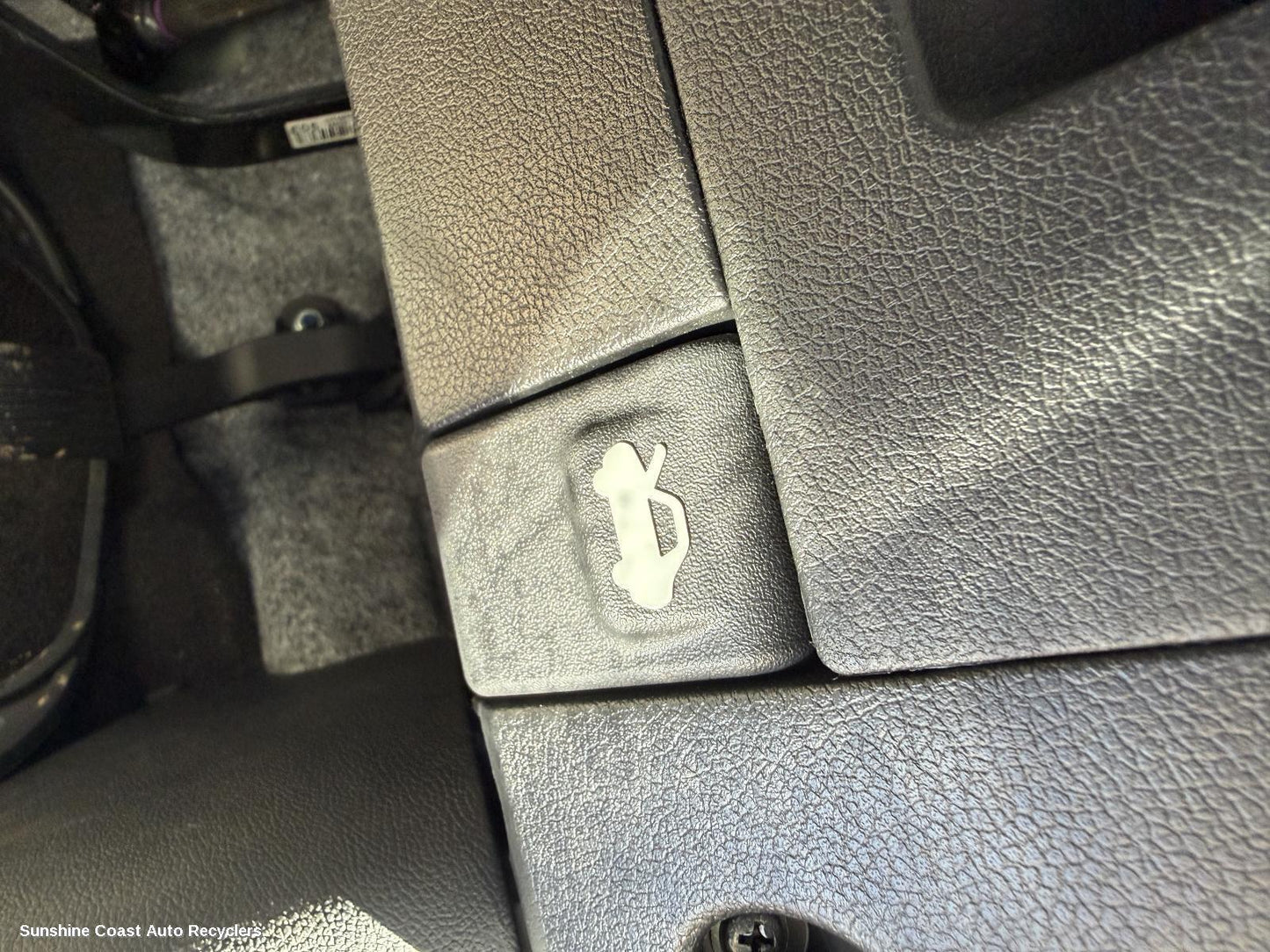 2011-2019 Hyundai Accent Bonnet Release