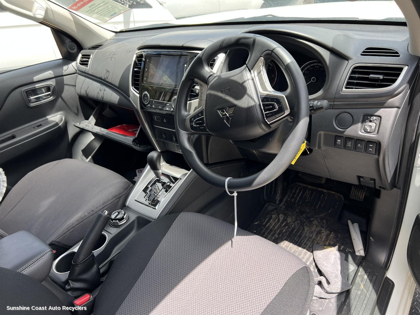 2021 Mitsubishi Triton Wiper Motor