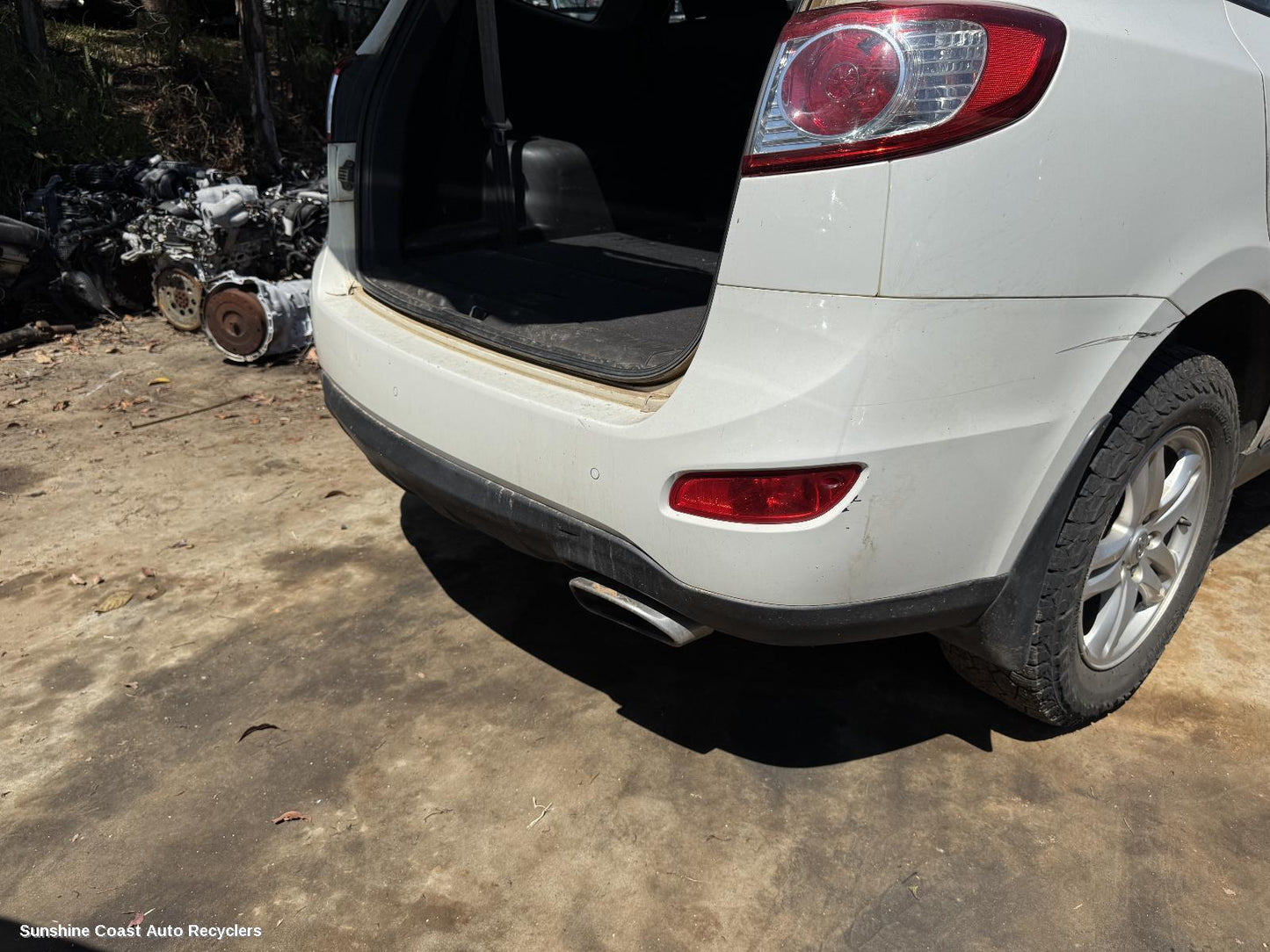 2011 Hyundai Santa Fe Rear Bumper