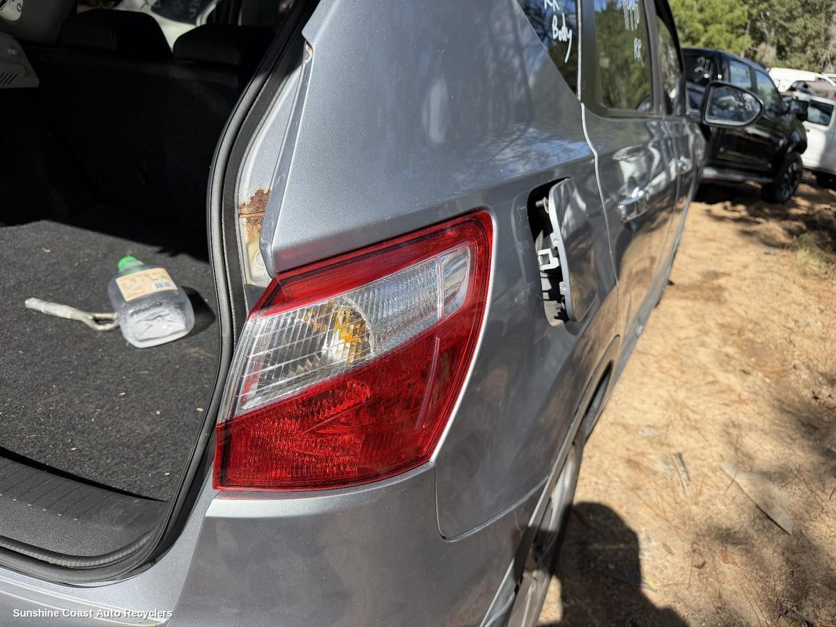 2010-2012 Nissan Dualis Right Taillight