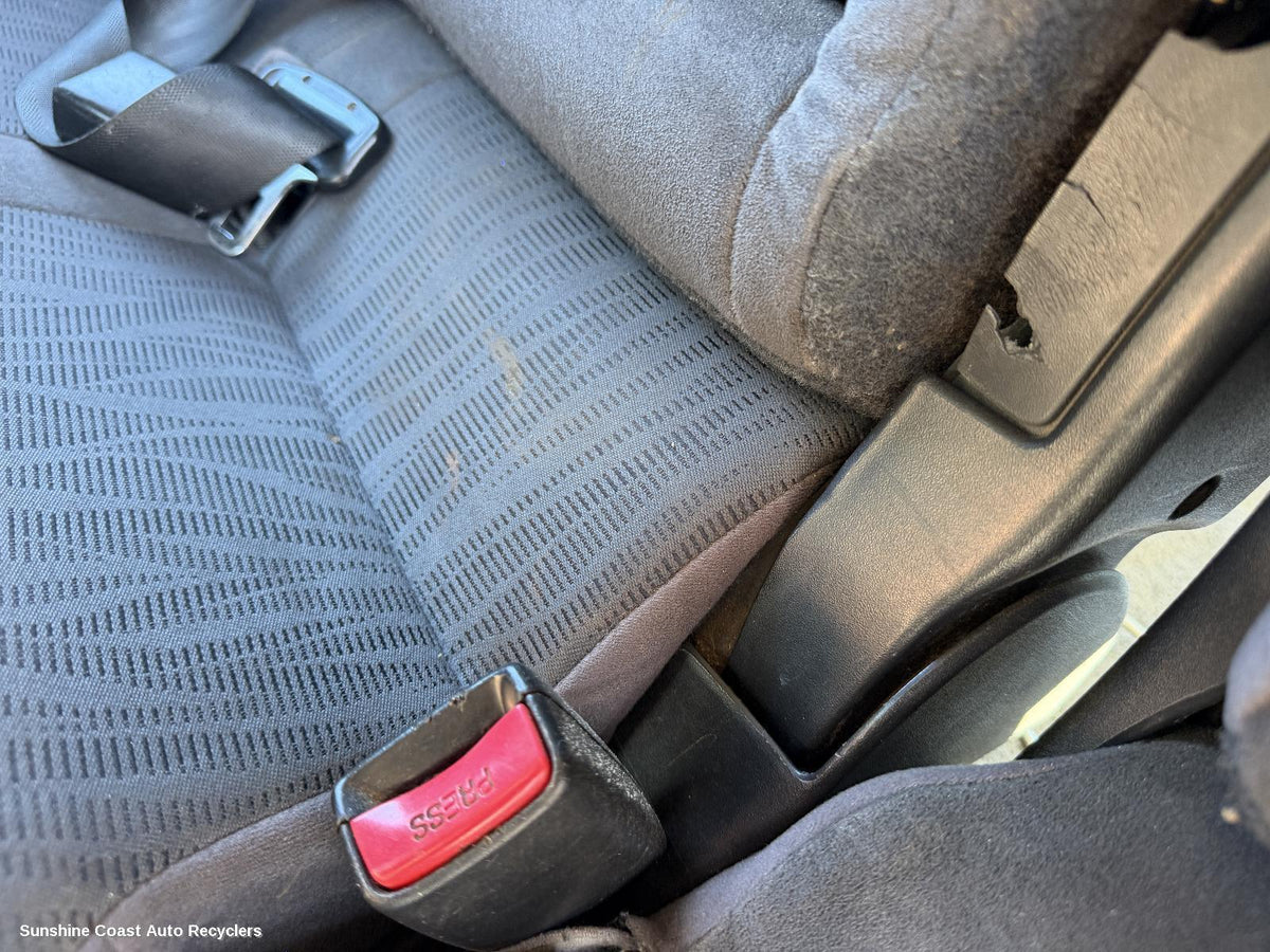 2002-2006 Mitsubishi Pajero Seatbelt Stalk