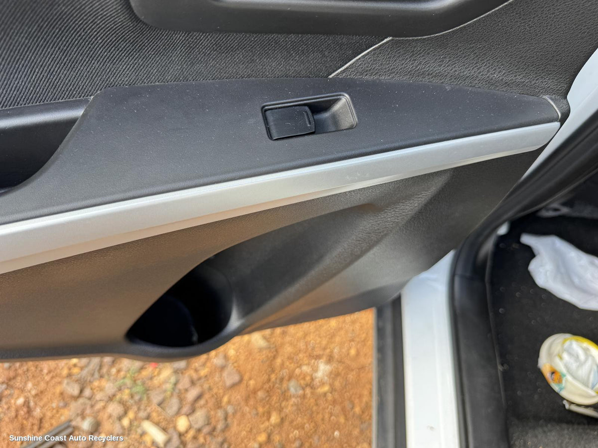 2013-2022 Suzuki S-cross Pwr Dr Wind Switch