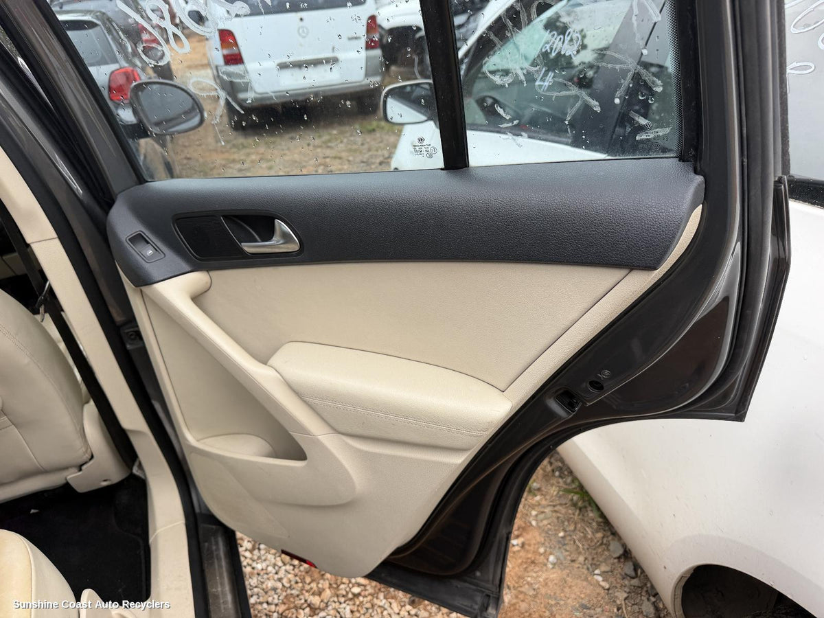 2009-2011 Volkswagen Tiguan Door Boot Gate Lock
