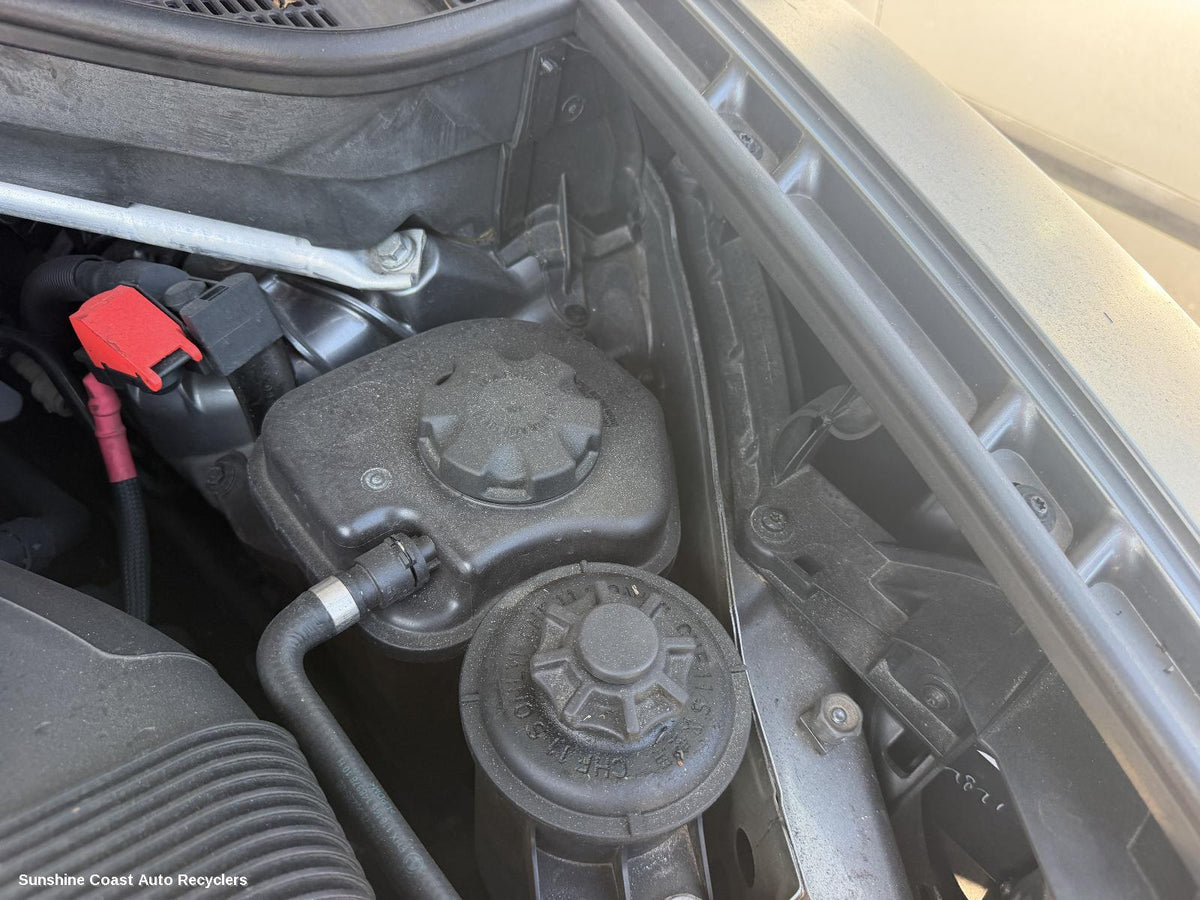2006-2013 Bmw X5 Overflow Bottle