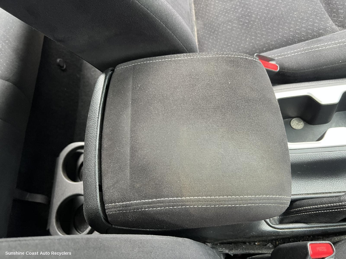 2015-2023 Nissan Navara Console